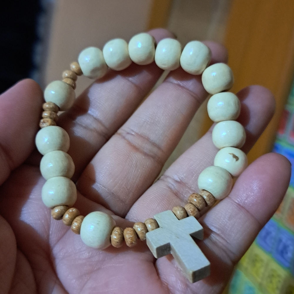 Wood Bead Cross Stretch Bracelet - Cream & Tan